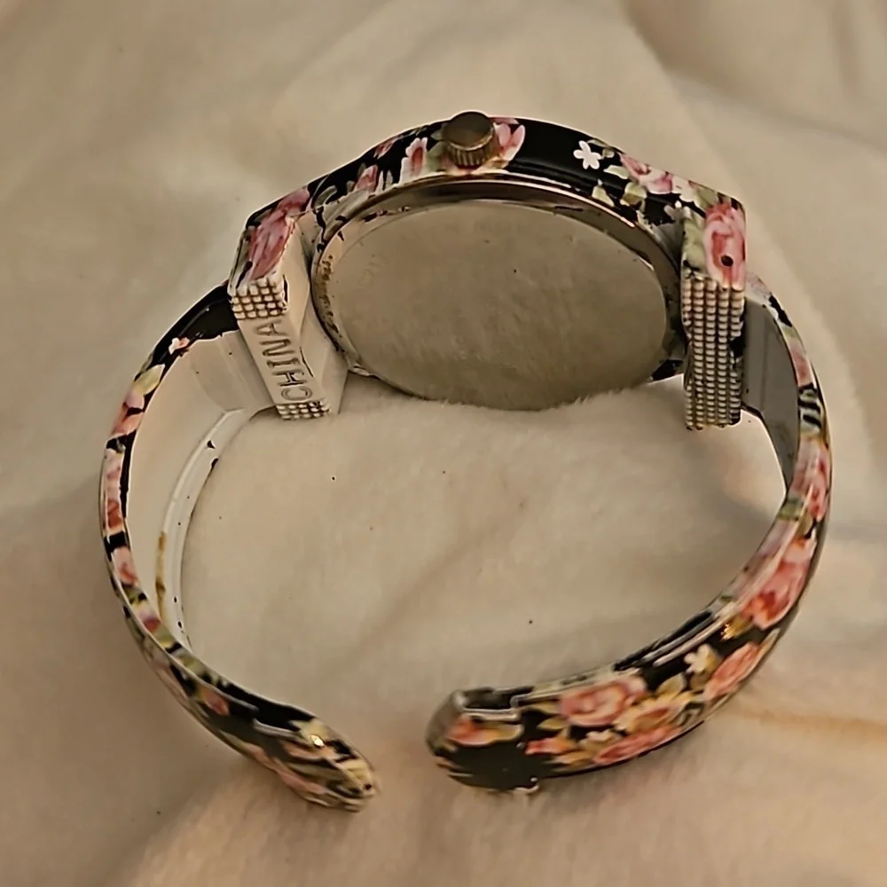 3/$30 ACCUTIME Y2k Floral Rose Metal Women's Bracelet Watch